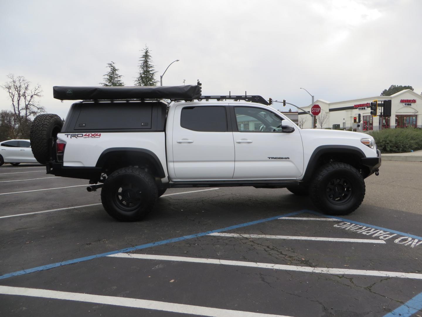 2016 White /GREY Toyota Tacoma TRD OFF-ROAD Double Cab Long Bed V6 6AT 4WD (3TMCZ5AN3GM) with an 3.5L engine, automatic transmission, located at 2630 Grass Valley Highway, Auburn, CA, 95603, (530) 508-5100, 38.937893, -121.095482 - Looking for the ultimate overlanding vehicle. Look no further than this purpose built Tacoma set up for all of your adventures. - Photo#3